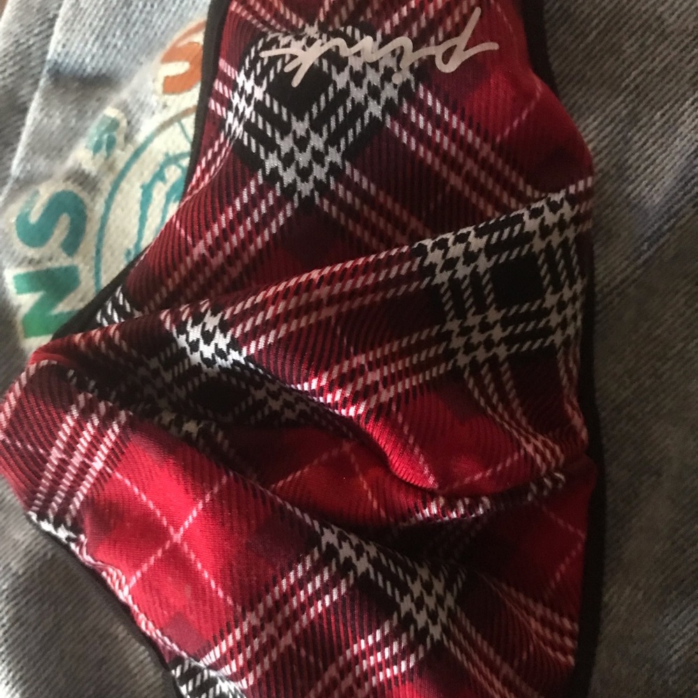 4 Victoria’s Secret PINK  mask 4 count reusable